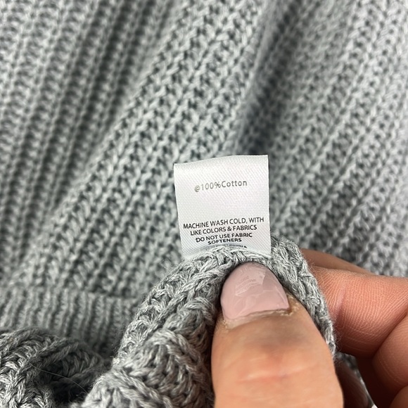 NWT Rumored distressed oversized slouchy cropped popover vneck sweater Sz S - Picture 9 of 9